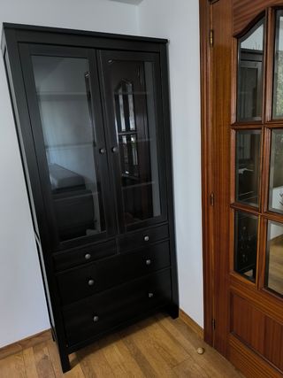 Vitrina Hemnes de Ikea 