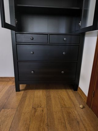 Vitrina Hemnes de Ikea 