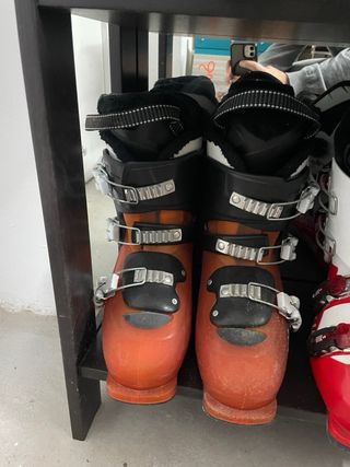 Esquís, botas y bastones