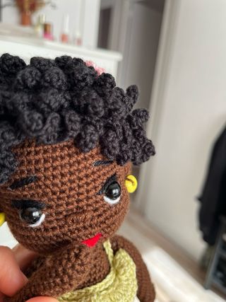 Muñeca crochet amigurumi hecha a mano