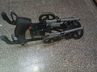 Andador 4 ruedas con frenoc y asiento