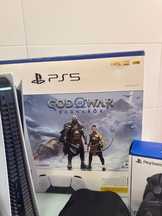 PS5 Standard 1TB God of War Ragnarök (COMO NUEVA!)