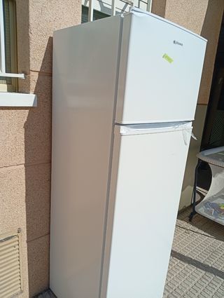 Frigorífico Johnson Blanco