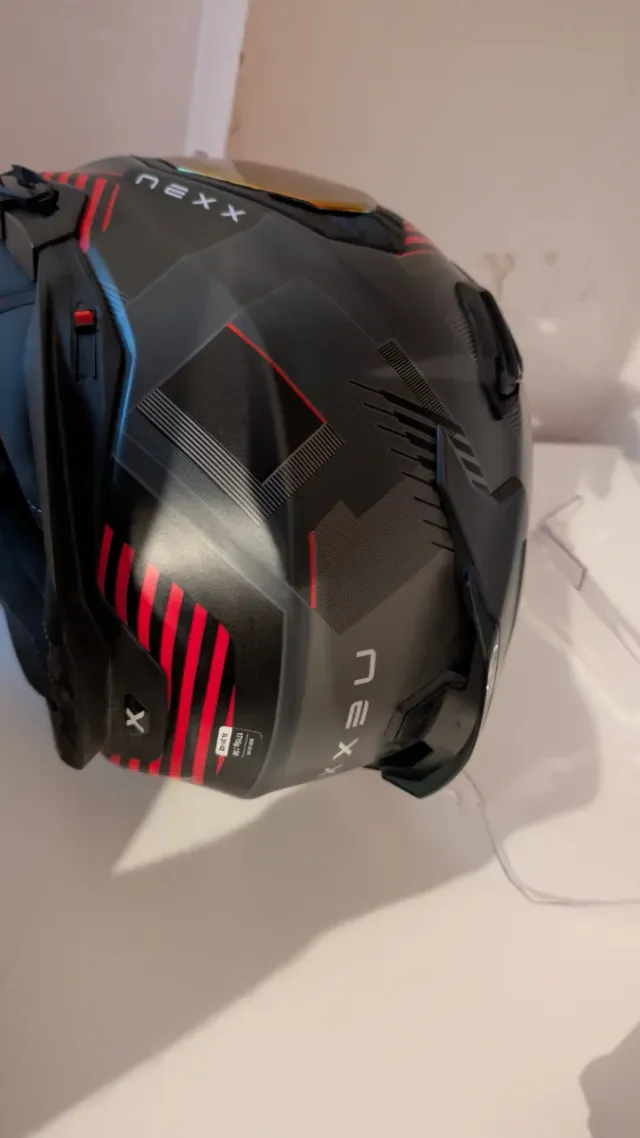 Casco Moto Nexx X.WST3 Negro/Rojo y X-COM3