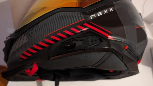 Casco Moto Nexx X.WST3 Negro/Rojo y X-COM3