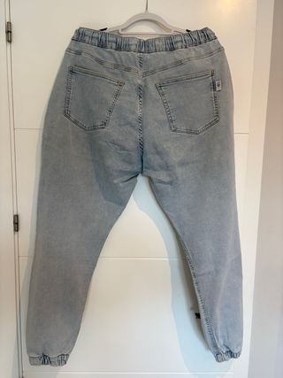 Pantalón vaquero Bershka azul