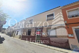 Chalet en venta en Yecla