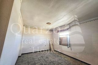 Chalet en venta en Yecla