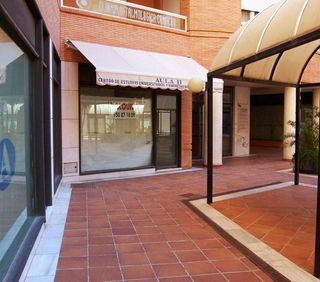 Local comercial en alquiler en Nueva Andalucía en Almería