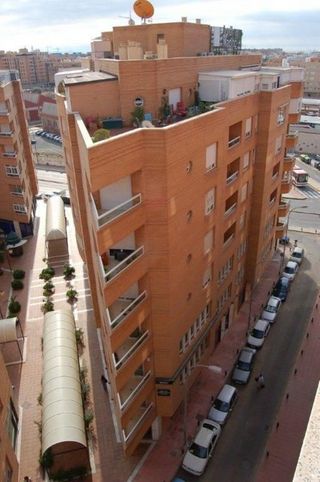 Local comercial en alquiler en Nueva Andalucía en Almería