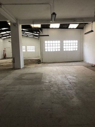 Local comercial en alquiler en Ensanche - Sar en Santiago de Compostela