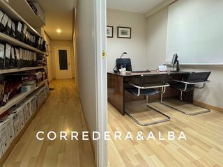 Oficina en alquiler en Los Remedios en Sevilla