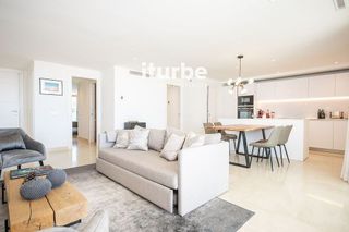 Piso en alquiler en Los Naranjos - Las Brisas en Marbella