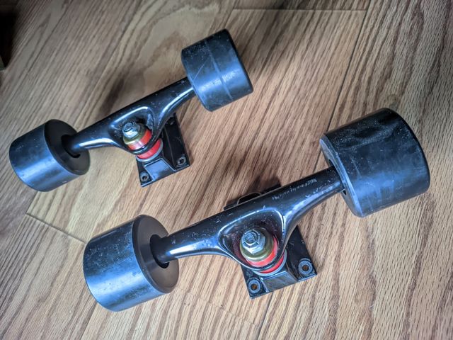 Ejes skate TKP 160 mm y ruedas 58 mm