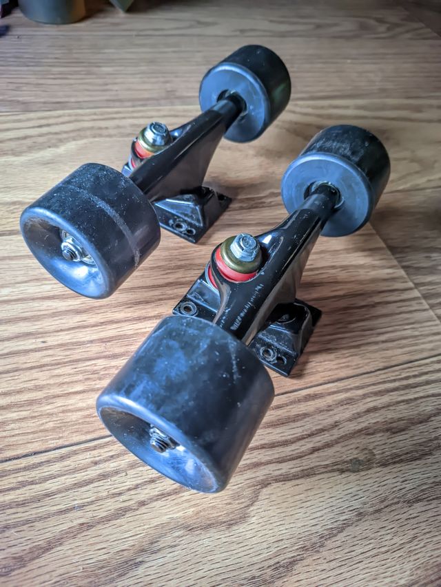 Ejes skate TKP 160 mm y ruedas 58 mm
