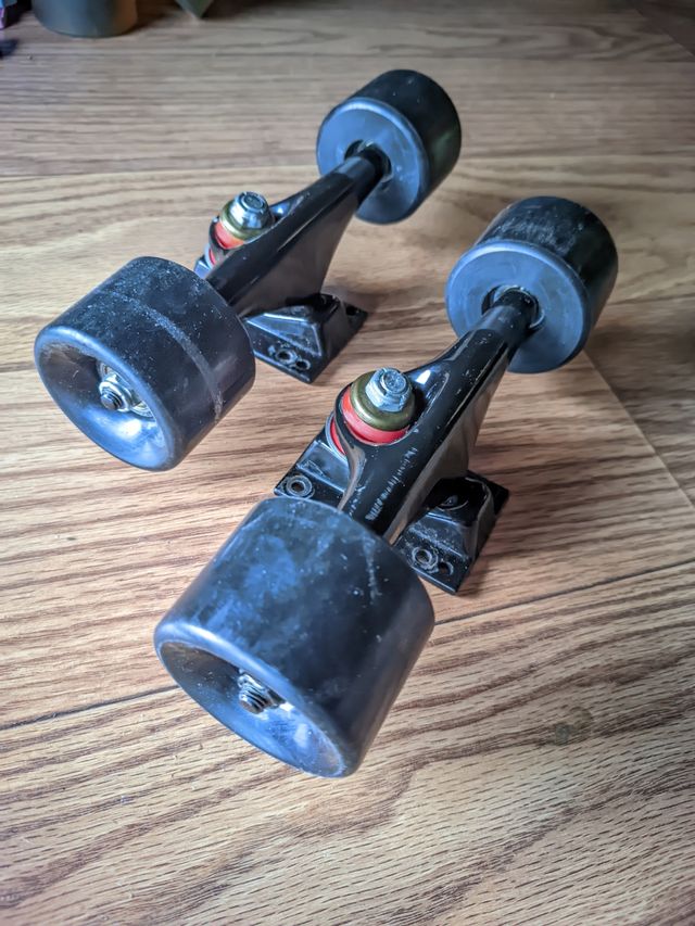 Ejes skate TKP 160 mm y ruedas 58 mm