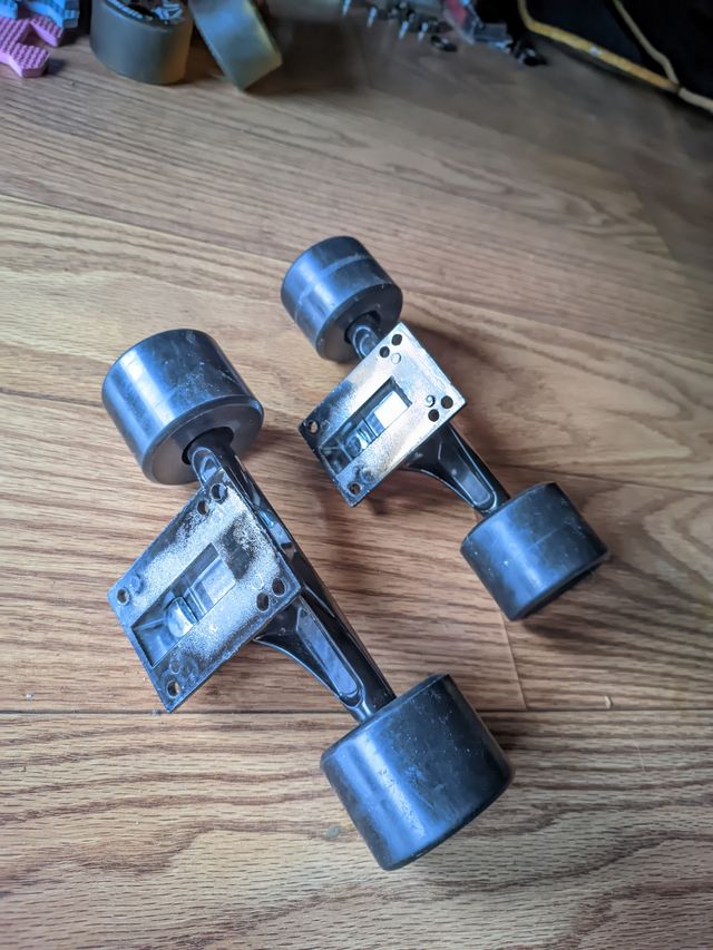 Ejes skate TKP 160 mm y ruedas 58 mm