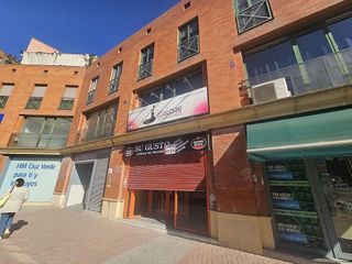 Local comercial en alquiler en San Isidro - Los Almendros en Alcalá de Henares