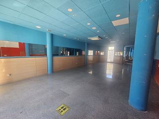 Local comercial en alquiler en San Isidro - Los Almendros en Alcalá de Henares
