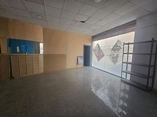 Local comercial en alquiler en San Isidro - Los Almendros en Alcalá de Henares