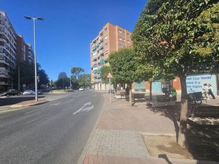 Local comercial en alquiler en San Isidro - Los Almendros en Alcalá de Henares