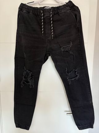 Pantalones Bershka negros rotos