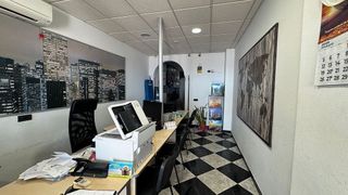 Local comercial en venta en Playa de los Boliches en Fuengirola