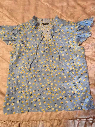 Camiseta SHEIN, azul floral, manga corta, XL.