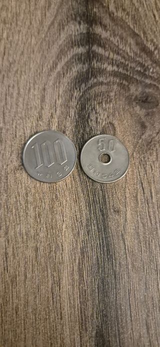 Monedas Japonesas 100 y 50 Yenes
