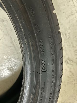 Neumáticos Bridgestone 295/35 21 107Y