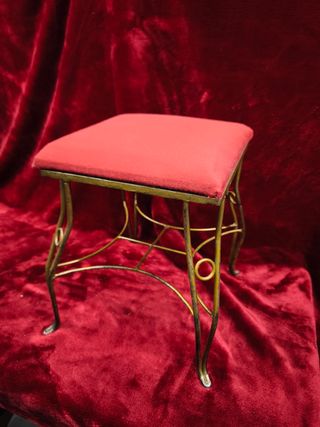 Banqueta tocador vintage dorada y roja