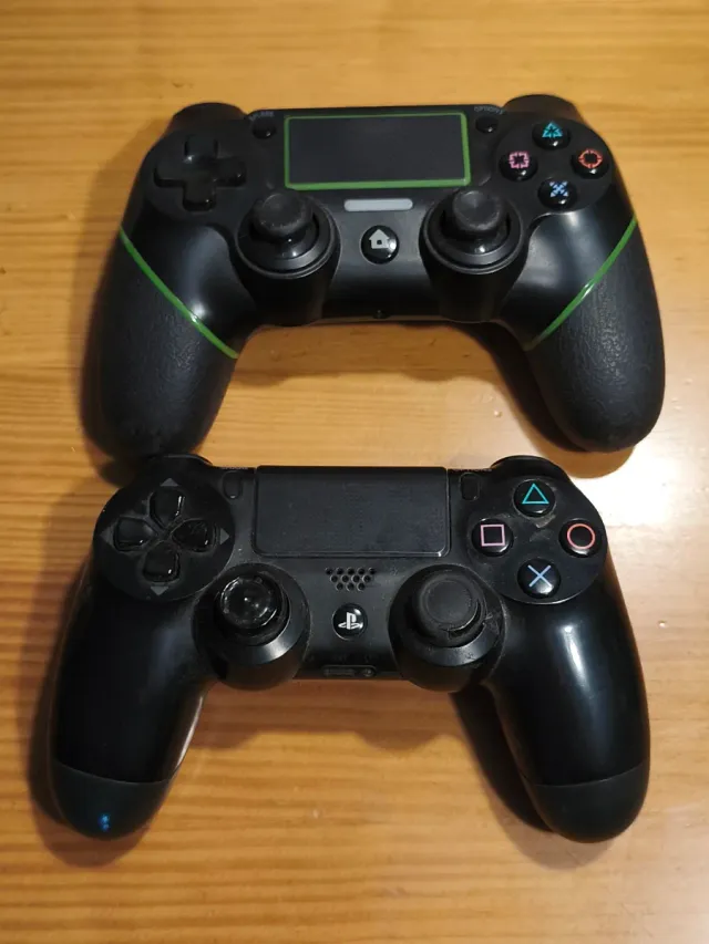 PS4 (PlayStation 4) con 2 mandos