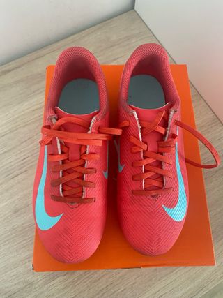 Botas de fútbol Nike Talla 32