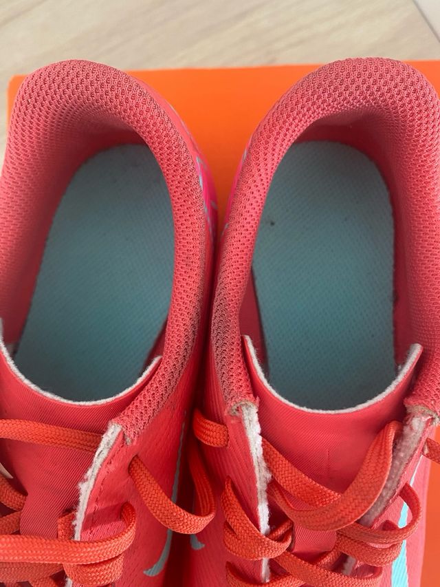 Botas de fútbol Nike Talla 32