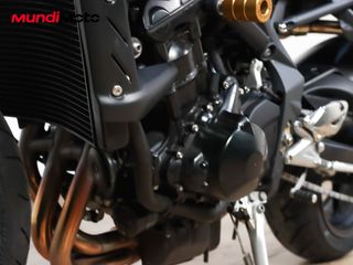 TRIUMPH STREET TRIPLE 675 