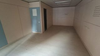 Local comercial en alquiler en Joc de la Bola - Camps d'Esports - Ciutat Jardí - Montcada en Lleida