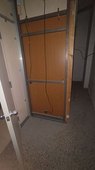 Local comercial en alquiler en Joc de la Bola - Camps d'Esports - Ciutat Jardí - Montcada en Lleida