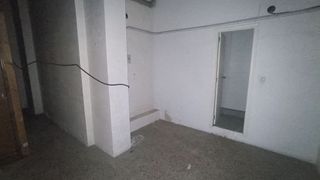Local comercial en alquiler en Joc de la Bola - Camps d'Esports - Ciutat Jardí - Montcada en Lleida