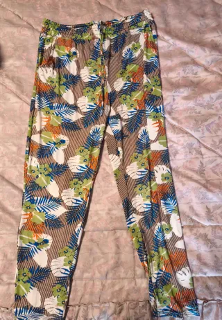 Pantalón estampado floral, talla L/XL
