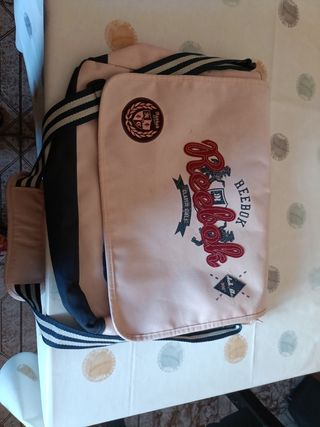 Mochila bandolera Reebok rosa
