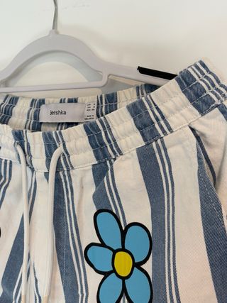 Bershka Pantalones Cortos Rayas Flores