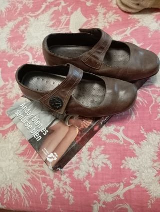 Lote Zapatos Talla 36 Negro y Marrón
