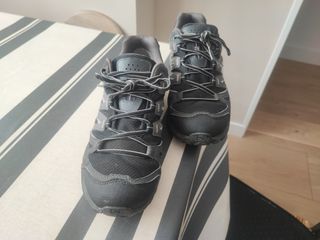 Zapatillas Salomon Gore-Tex
Número: 44 y 2/3