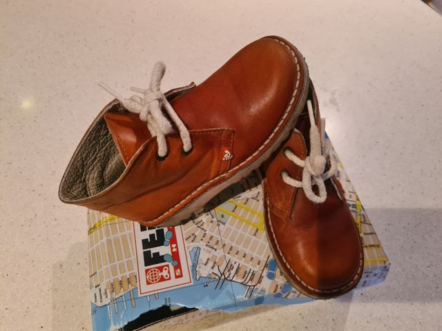 Botas de cuero marrones