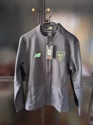 Chaqueta New Balance Athletic Club Talla S