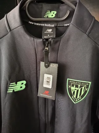 Chaqueta New Balance Athletic Club Talla S