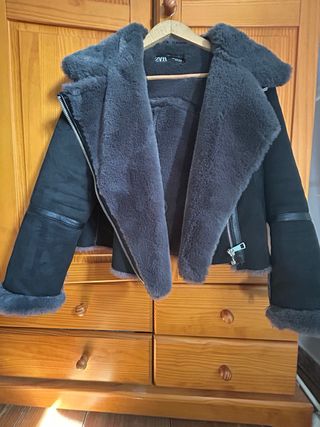 Cazadora Zara Pelo y Piel Negra/Gris
