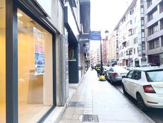 Local comercial en alquiler en Campo San Francisco - Plaza de América en Oviedo