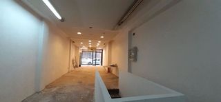 Local comercial en alquiler en Campo San Francisco - Plaza de América en Oviedo