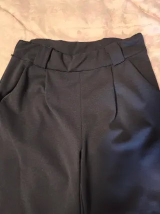 Pantalón culotte azul oscuro, Talla M/L.